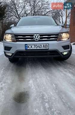 Позашляховик / Кросовер Volkswagen Tiguan 2017 в Харкові
