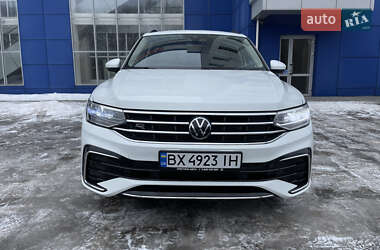 Позашляховик / Кросовер Volkswagen Tiguan 2024 в Хмельницькому