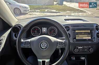 Позашляховик / Кросовер Volkswagen Tiguan 2011 в Києві