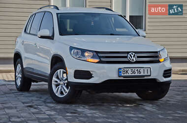 Внедорожник / Кроссовер Volkswagen Tiguan 2017 в Сарнах