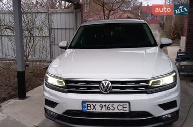 Позашляховик / Кросовер Volkswagen Tiguan 2017 в Кам'янець-Подільському