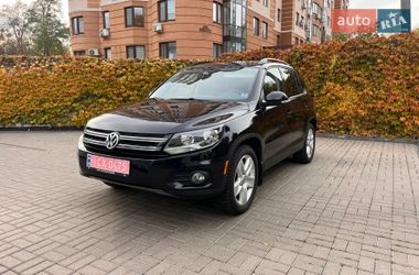 Внедорожник / Кроссовер Volkswagen Tiguan 2015 в Ровно