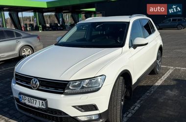 Позашляховик / Кросовер Volkswagen Tiguan 2016 в Києві