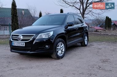 Внедорожник / Кроссовер Volkswagen Tiguan 2010 в Залещиках