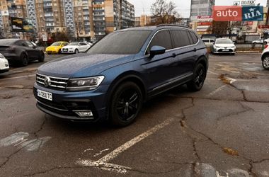 Внедорожник / Кроссовер Volkswagen Tiguan 2017 в Киеве
