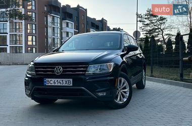 Позашляховик / Кросовер Volkswagen Tiguan 2017 в Новояворівську