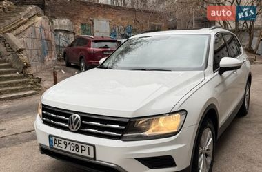 Позашляховик / Кросовер Volkswagen Tiguan 2017 в Дніпрі