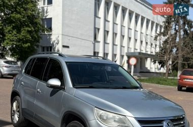 Внедорожник / Кроссовер Volkswagen Tiguan 2010 в Радомышле