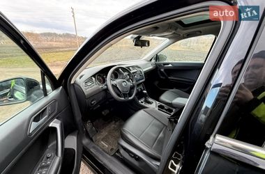 Внедорожник / Кроссовер Volkswagen Tiguan 2021 в Шумске