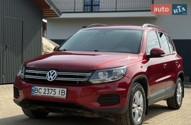 Внедорожник / Кроссовер Volkswagen Tiguan 2015 в Славском