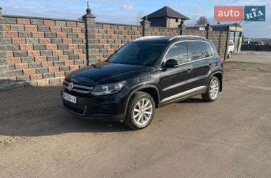 Внедорожник / Кроссовер Volkswagen Tiguan 2017 в Ровно