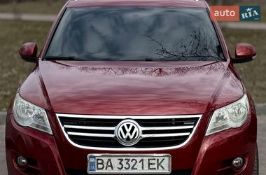 Внедорожник / Кроссовер Volkswagen Tiguan 2010 в Кропивницком