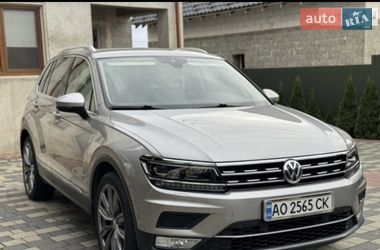 Внедорожник / Кроссовер Volkswagen Tiguan 2017 в Каменец-Подольском