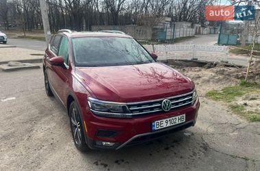 Внедорожник / Кроссовер Volkswagen Tiguan 2017 в Николаеве