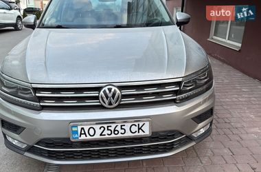 Внедорожник / Кроссовер Volkswagen Tiguan 2017 в Каменец-Подольском