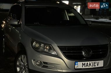Позашляховик / Кросовер Volkswagen Tiguan 2010 в Харкові