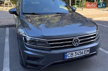 Внедорожник / Кроссовер Volkswagen Tiguan 2018 в Львове