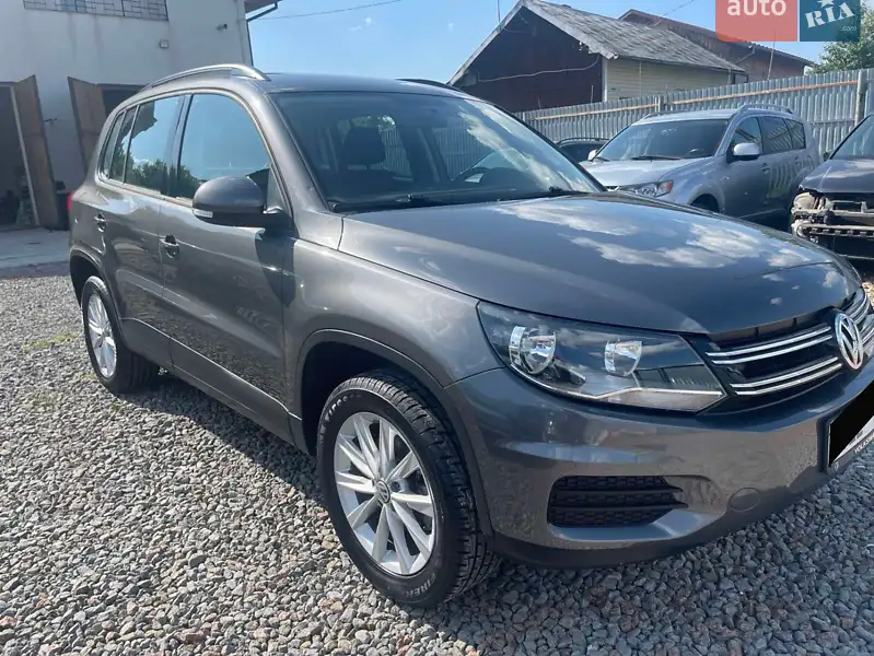 Volkswagen Tiguan 2017 VIN WVGAV7AXXHK049325 фото оголошення 5 з 58