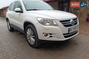 Внедорожник / Кроссовер Volkswagen Tiguan 2010 в Краковце