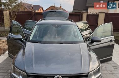 Позашляховик / Кросовер Volkswagen Tiguan 2017 в Львові