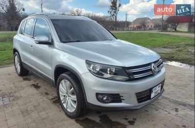Позашляховик / Кросовер Volkswagen Tiguan 2012 в Харкові