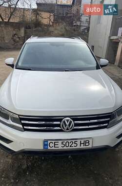 Внедорожник / Кроссовер Volkswagen Tiguan 2018 в Черновцах