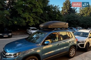 Внедорожник / Кроссовер Volkswagen Tiguan 2017 в Киеве