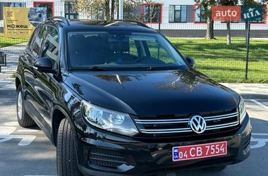 Внедорожник / Кроссовер Volkswagen Tiguan 2016 в Буче