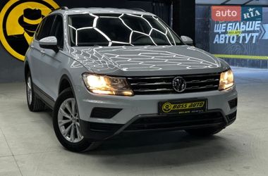 Позашляховик / Кросовер Volkswagen Tiguan 2017 в Чернівцях