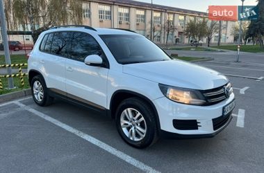 Позашляховик / Кросовер Volkswagen Tiguan 2015 в Києві