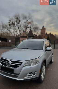 Позашляховик / Кросовер Volkswagen Tiguan 2010 в Радомишлі