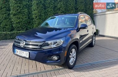 Внедорожник / Кроссовер Volkswagen Tiguan 2015 в Ровно