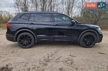 Внедорожник / Кроссовер Volkswagen Tiguan 2021 в Киеве