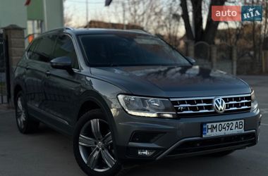 Внедорожник / Кроссовер Volkswagen Tiguan 2020 в Ромнах