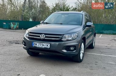 Внедорожник / Кроссовер Volkswagen Tiguan 2011 в Дубно