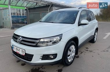 Внедорожник / Кроссовер Volkswagen Tiguan 2010 в Киеве