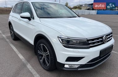Позашляховик / Кросовер Volkswagen Tiguan 2016 в Рівному