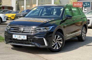 Внедорожник / Кроссовер Volkswagen Tiguan 2024 в Киеве