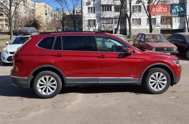 Внедорожник / Кроссовер Volkswagen Tiguan 2017 в Киеве