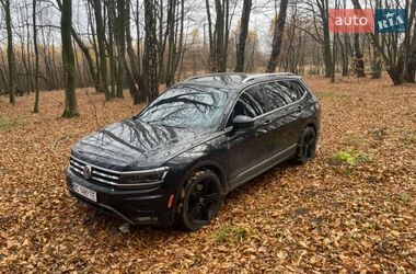 Внедорожник / Кроссовер Volkswagen Tiguan 2017 в Львове