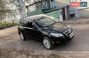 Позашляховик / Кросовер Volkswagen Tiguan 2010 в Бердичеві