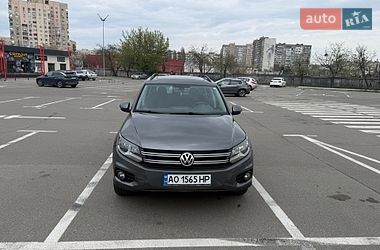 Внедорожник / Кроссовер Volkswagen Tiguan 2015 в Киеве