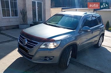 Внедорожник / Кроссовер Volkswagen Tiguan 2010 в Яремче