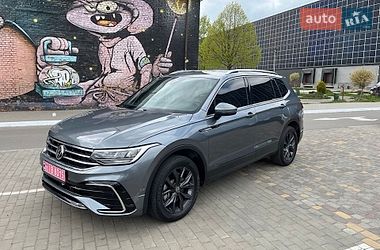 Внедорожник / Кроссовер Volkswagen Tiguan 2022 в Луцке