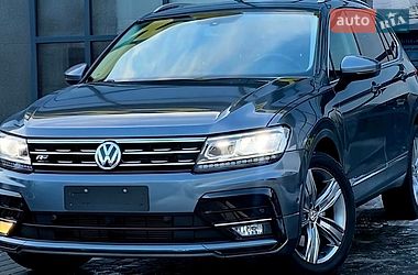 Внедорожник / Кроссовер Volkswagen Tiguan 2017 в Ивано-Франковске