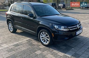 Внедорожник / Кроссовер Volkswagen Tiguan 2017 в Киеве