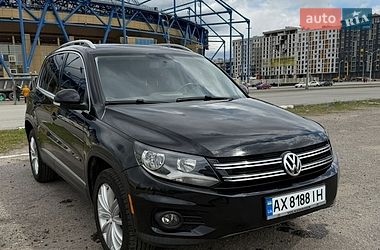 Позашляховик / Кросовер Volkswagen Tiguan 2011 в Харкові