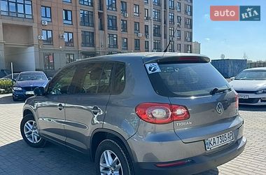 Позашляховик / Кросовер Volkswagen Tiguan 2011 в Києві