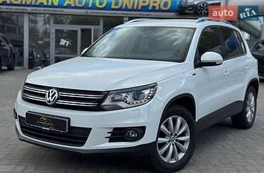 Позашляховик / Кросовер Volkswagen Tiguan 2016 в Дніпрі