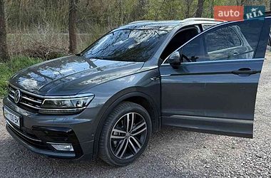 Позашляховик / Кросовер Volkswagen Tiguan 2017 в Коростишеві